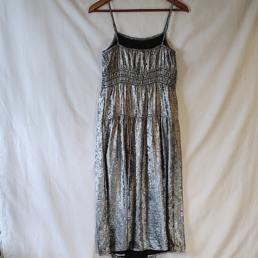 Old Navy Silver Metallic Tiered Midi Dress - Picture 5 of 9